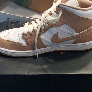 Nike White and Tan Men's Sneakers
